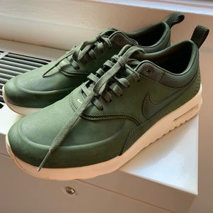 Nike Air Max Thea Green Sneaker